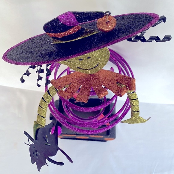 Gently Used Like New Very Pretty Unique Classic Halloween Decor. - Picture 5 of 9